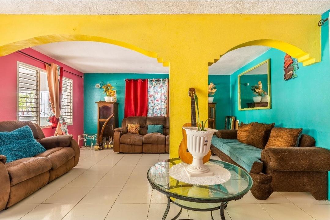 Colorful Private Room Oasis Montego Bay Exterior foto